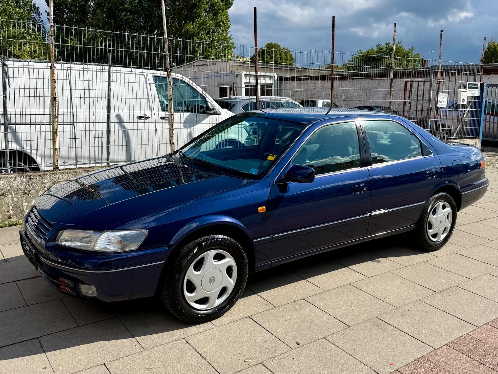 Toyota Camry 2.2 * TÜV NEU * KLIMAAUTOMATIK