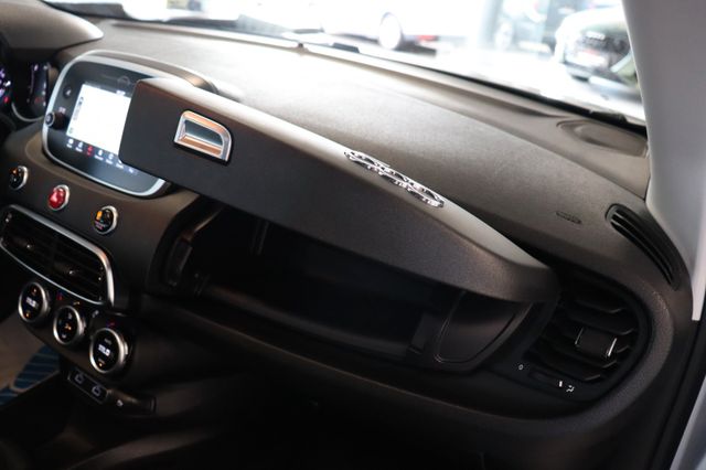 Fahrzeugabbildung Fiat 500X Cross|1HAND|PANO|KAMERA|ACC|19ZOLL|