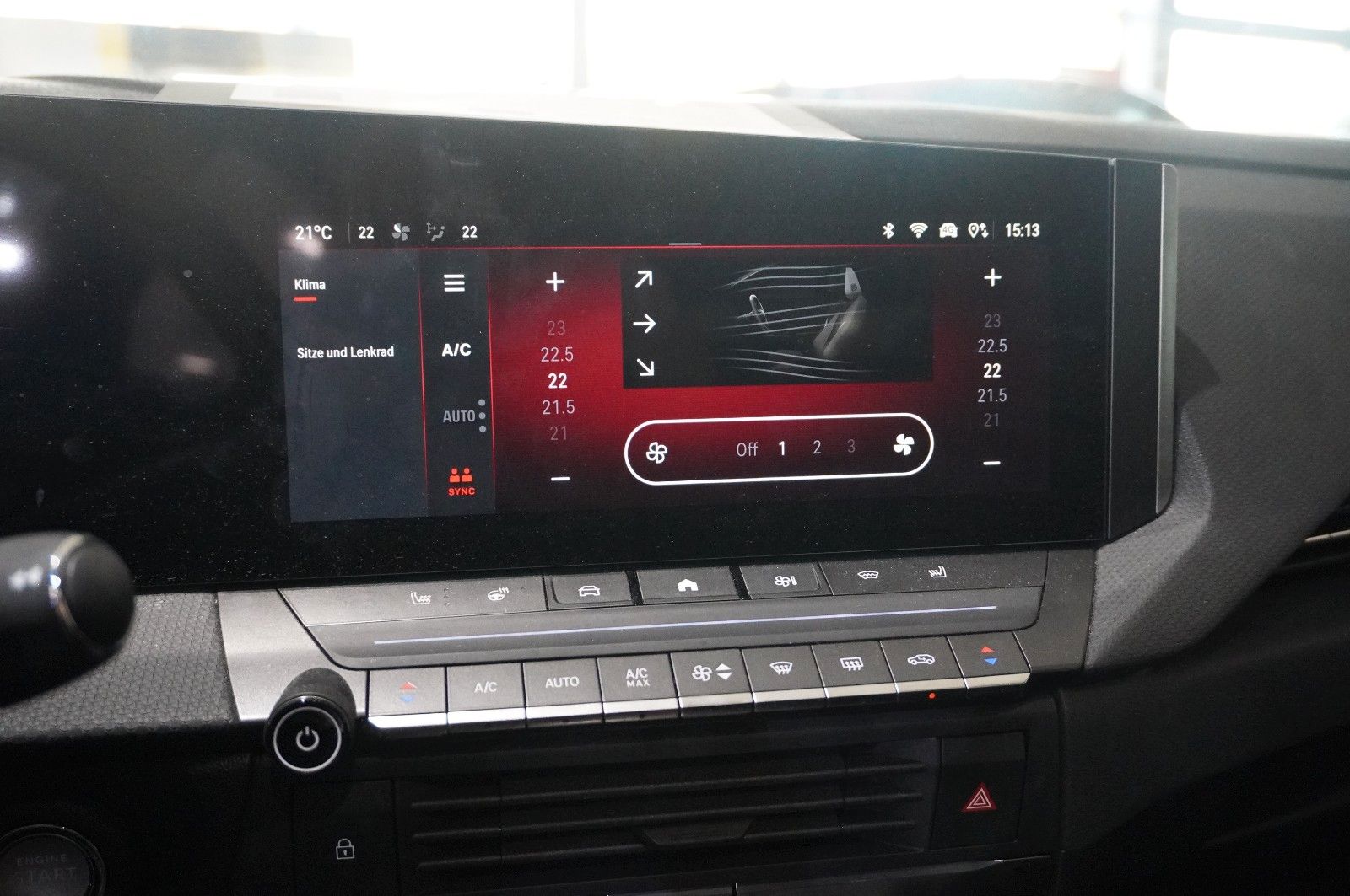 Fahrzeugabbildung Opel Astra L ST 1.2T ULTIMATE NAVI/LED/360°/VIRT/DAB+