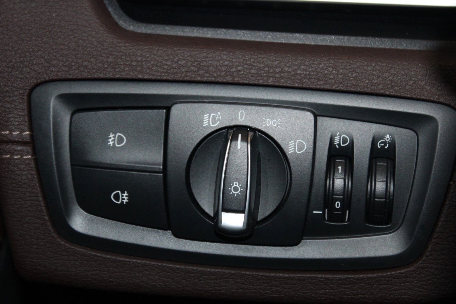 Fahrzeugabbildung BMW X1 xDrive20d Sport Line Aut. Pano AHK Leder LED