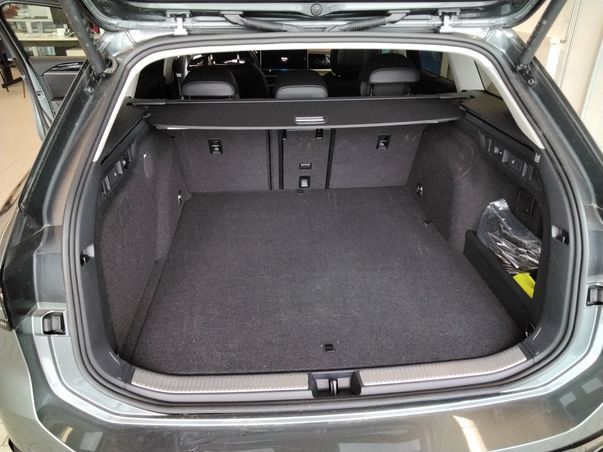 Volkswagen Passat Variant - Bild 8