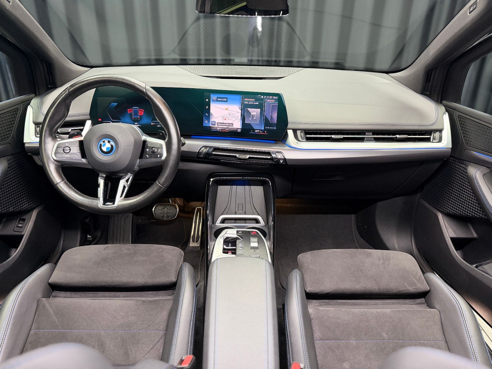 Fahrzeugabbildung BMW 225e Active Tourer xDrive MSport|HIFI|AHK|WIDES