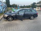 Mercedes-Benz E 200 ILS SCHECKHEFT MB 8-fach bereift AMG Räder - Mercedes-Benz E 200 in Leipzig
