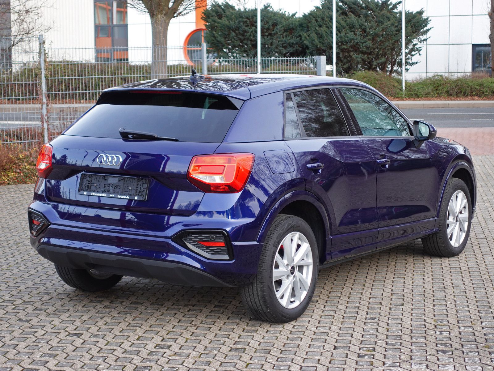 Fahrzeugabbildung Audi Q2 35 TFSI S tronic advanced Navi AHK Garantie