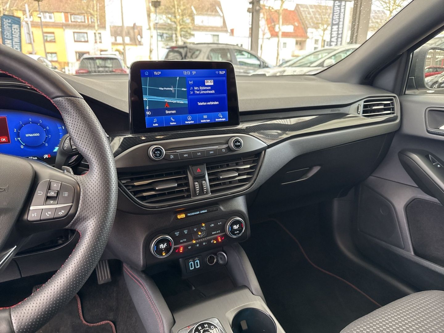 Fahrzeugabbildung Ford Focus Turnier ST-Line X AHK schwenkbar TWA Winte