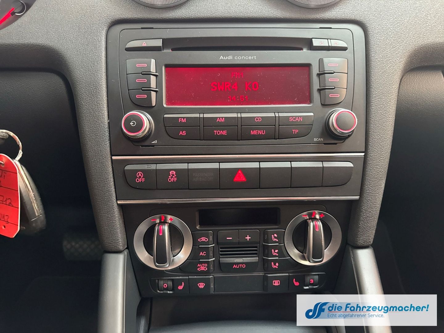 Fahrzeugabbildung Audi A3 Sportback 1.6 TDI Attraction Klimaautom SHZ