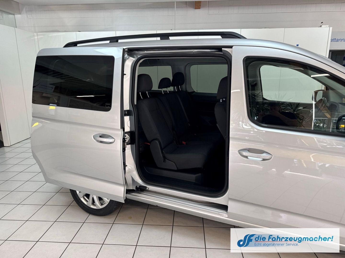 Fahrzeugabbildung Volkswagen Caddy Life Maxi 2.0 TDI EU6d AHK  *EXPORT