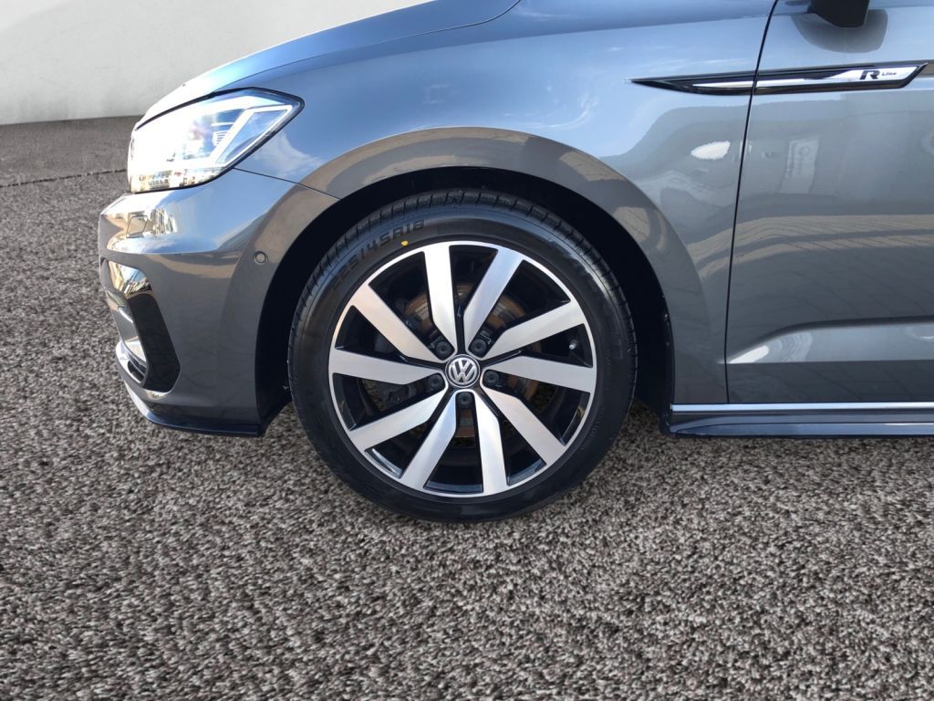 Fahrzeugabbildung Volkswagen Touran 1.4 TSI (BlueMotion Technology) DSG Highl