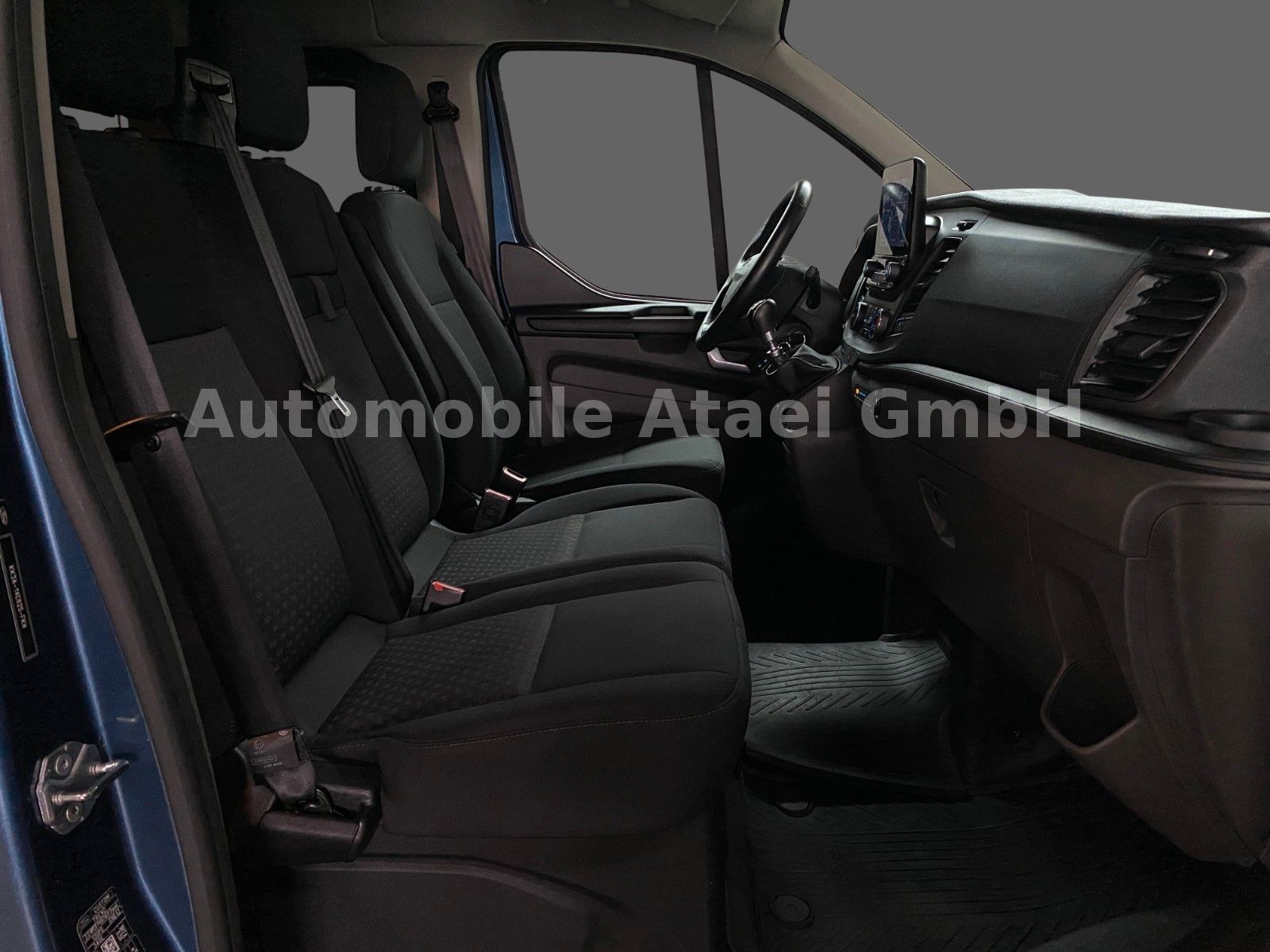 Fahrzeugabbildung Ford Transit Custom 340 L2H1 *9-Sitzer* NAVI (2809)