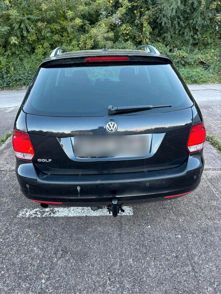 Volkswagen Golf 2011 — двигун 105 HP (77kW)