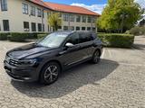 Volkswagen Tiguan Allspace 2.0 TSI 132kW DSG 4MOTION Hi... - schwarze Volkswagen Tiguan Allspace