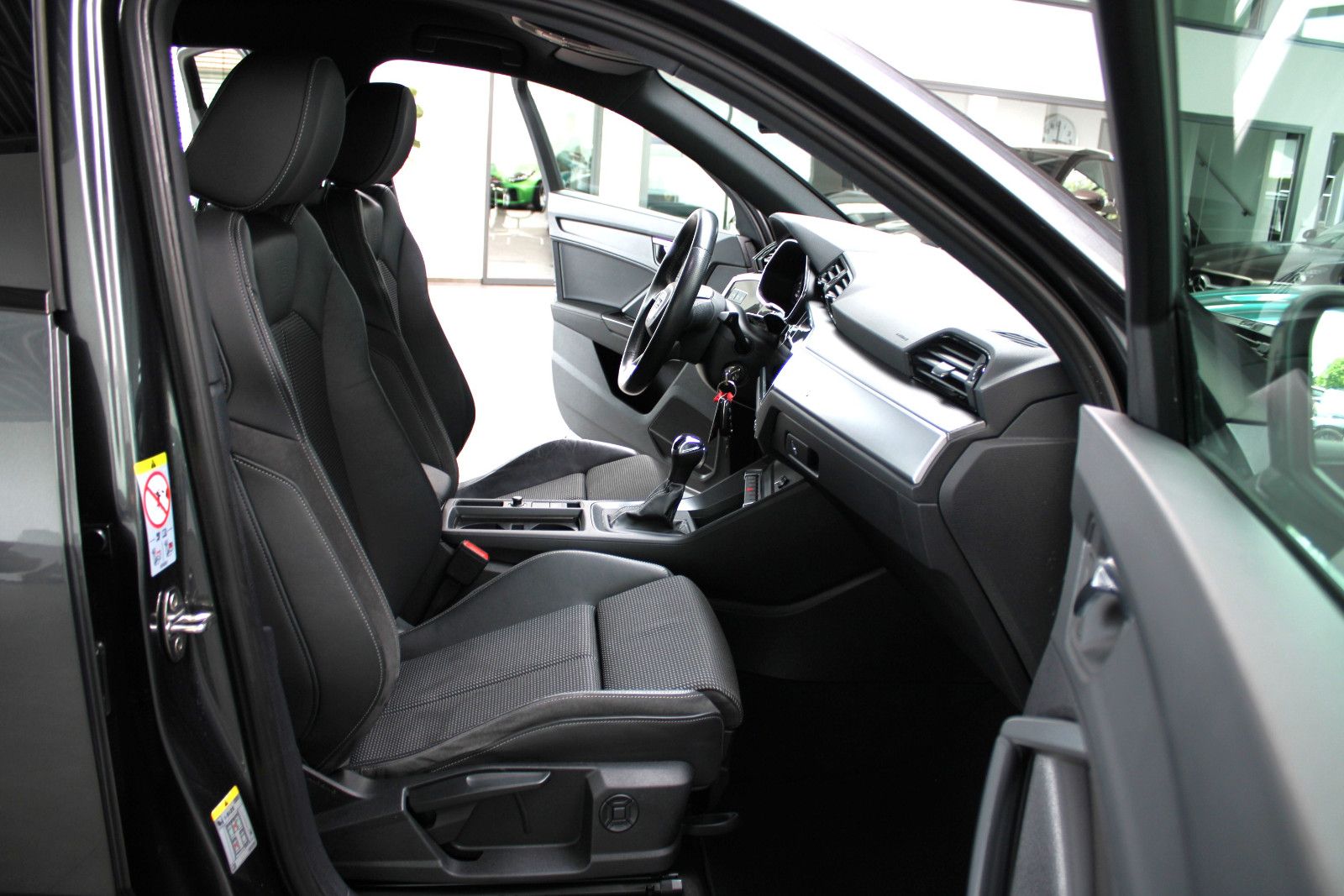 Audi Q3 SPORTBACK 45 TFSIe S LINE/AHK/ACC/MATRIX/20" foto 8