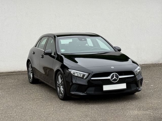 Mercedes-Benz A 160/NAVI/BI-XENON/R-KAMERA/MBUX/LEDER/MFL/TEMP