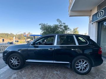 Porsche Cayenne - 4