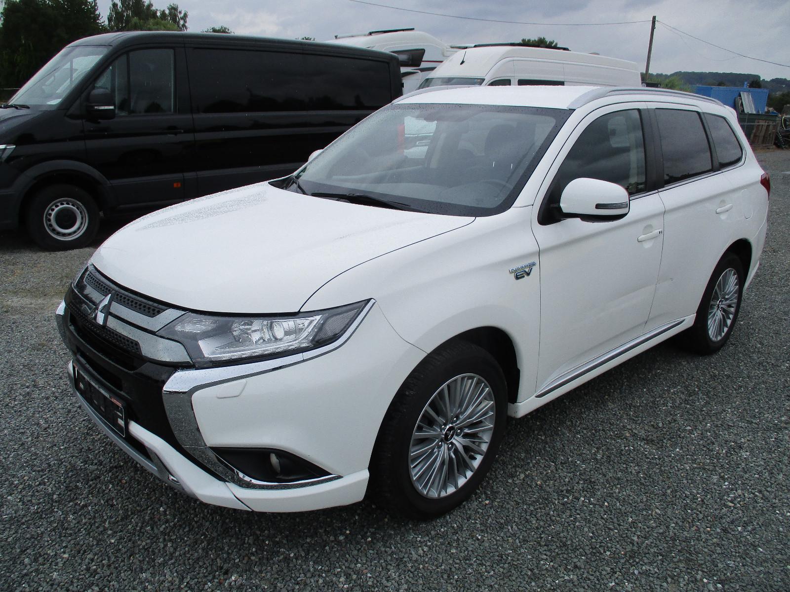 Mitsubishi Outlander PHEV Spirit 4WD AHK Navi Leder