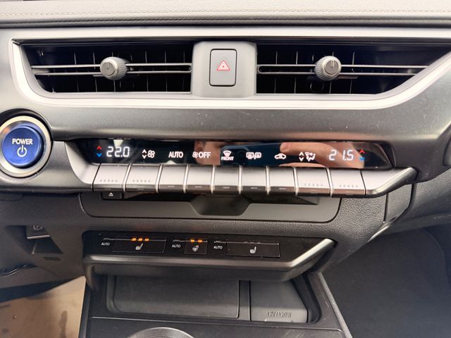 Lexus UX 250 h Launch Edition