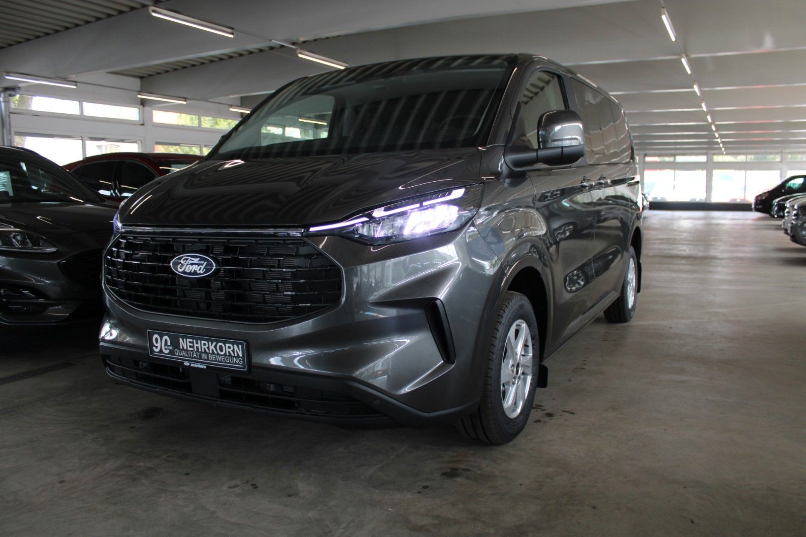 Fahrzeugabbildung Ford Tourneo Custom L1 TREND 8-Sitze LED NAVI CAM uvm