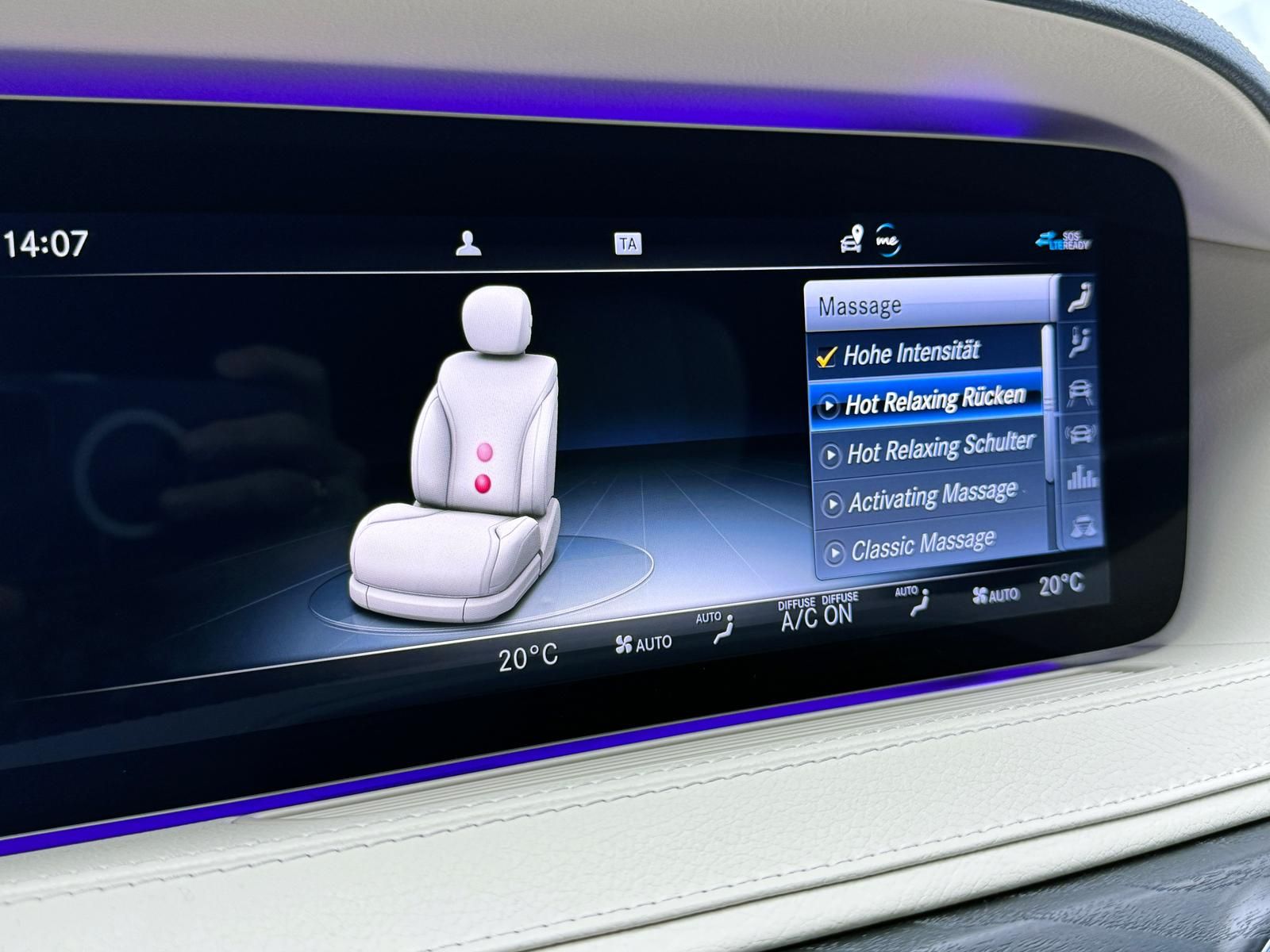 Fahrzeugabbildung Mercedes-Benz d AMG*4MATIC*LUFT*BURMESTER*STANDHEIZ*MASSAGE