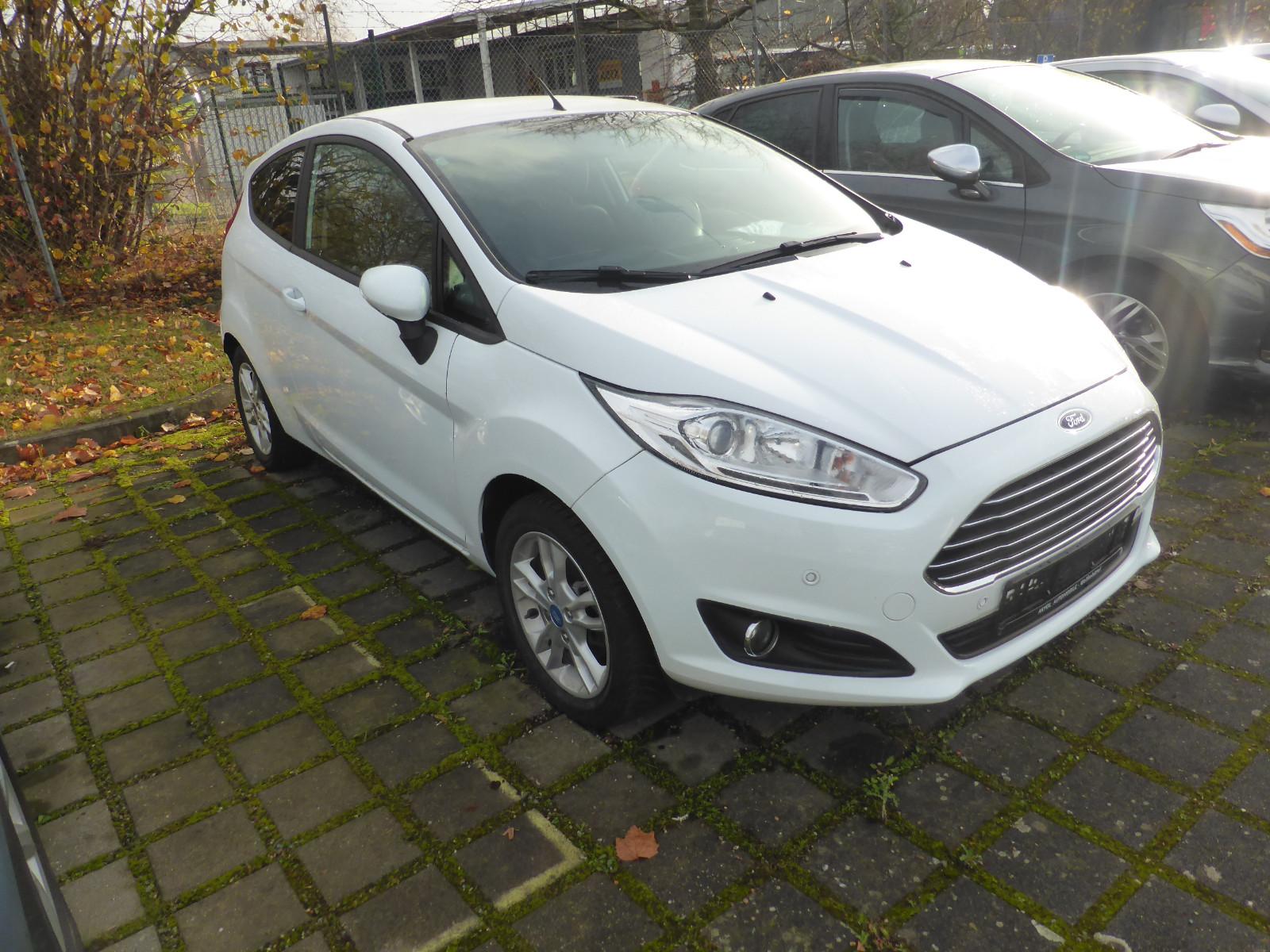 Ford Fiesta  ST Desing KAMERA SHZ PDC NAVI KLIM ALU