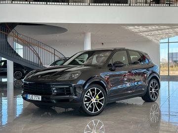 Porsche Cayenne - 1