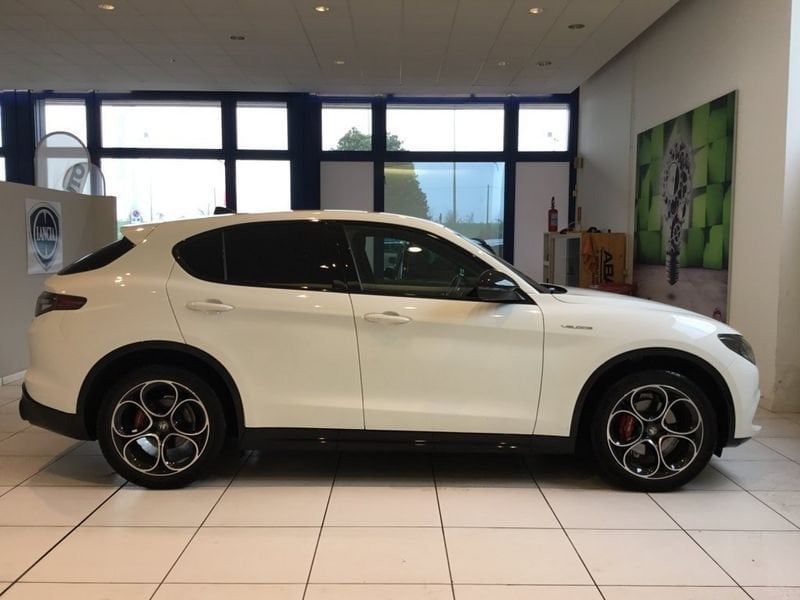 Alfa Romeo Stelvio Stelvio 2.2 t Veloce Q4 210cv imagem 2
