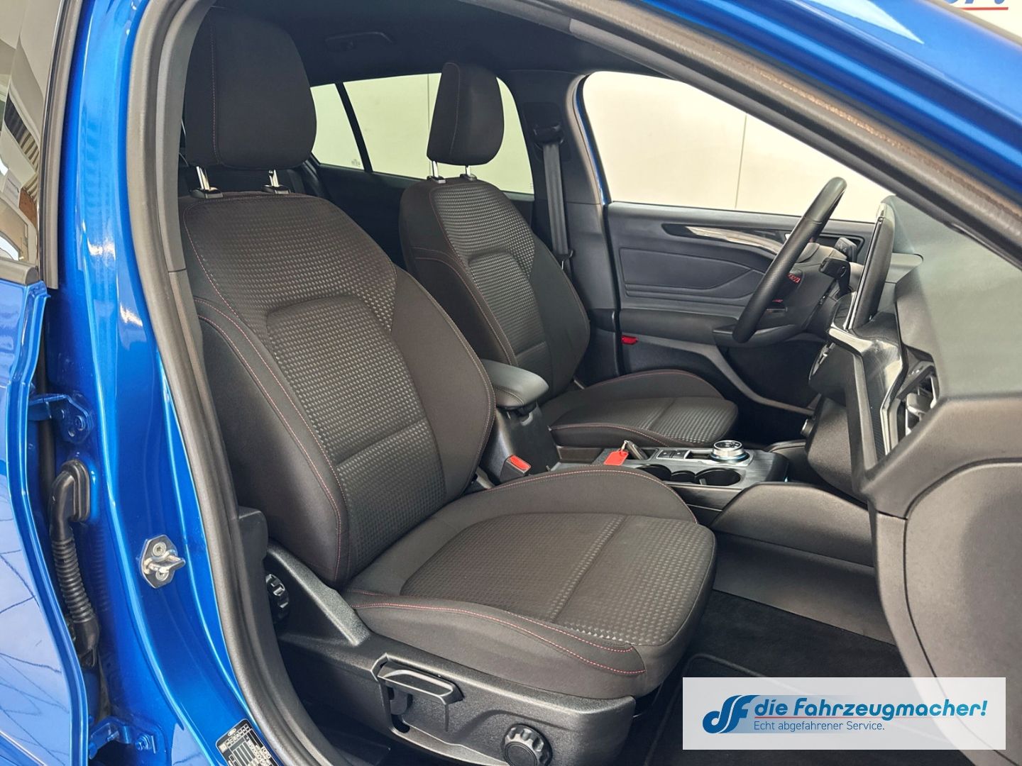 Fahrzeugabbildung Ford Focus Turnier ST-Line Sportpaket Navi Memory Sit