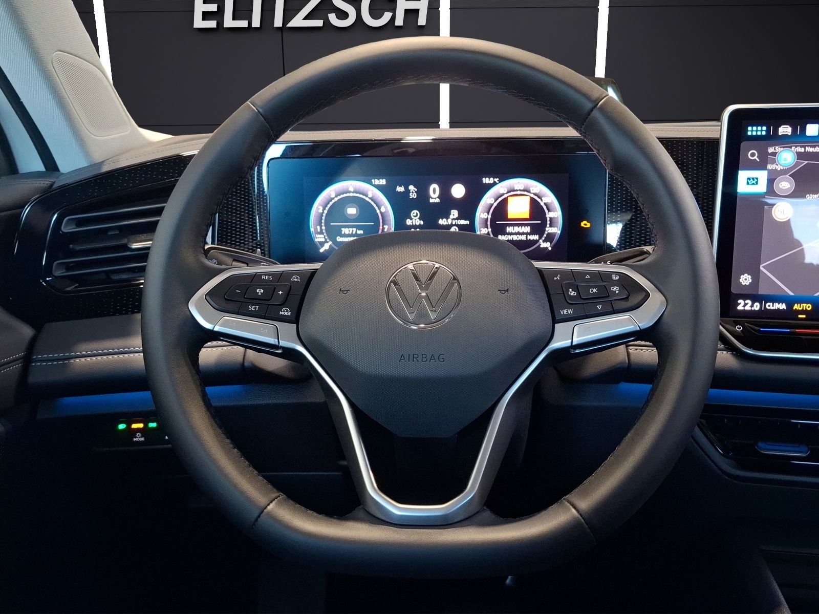 Fahrzeugabbildung Volkswagen Tiguan eTSI Life DSG LED AHK Navi AID ACC RFK SH
