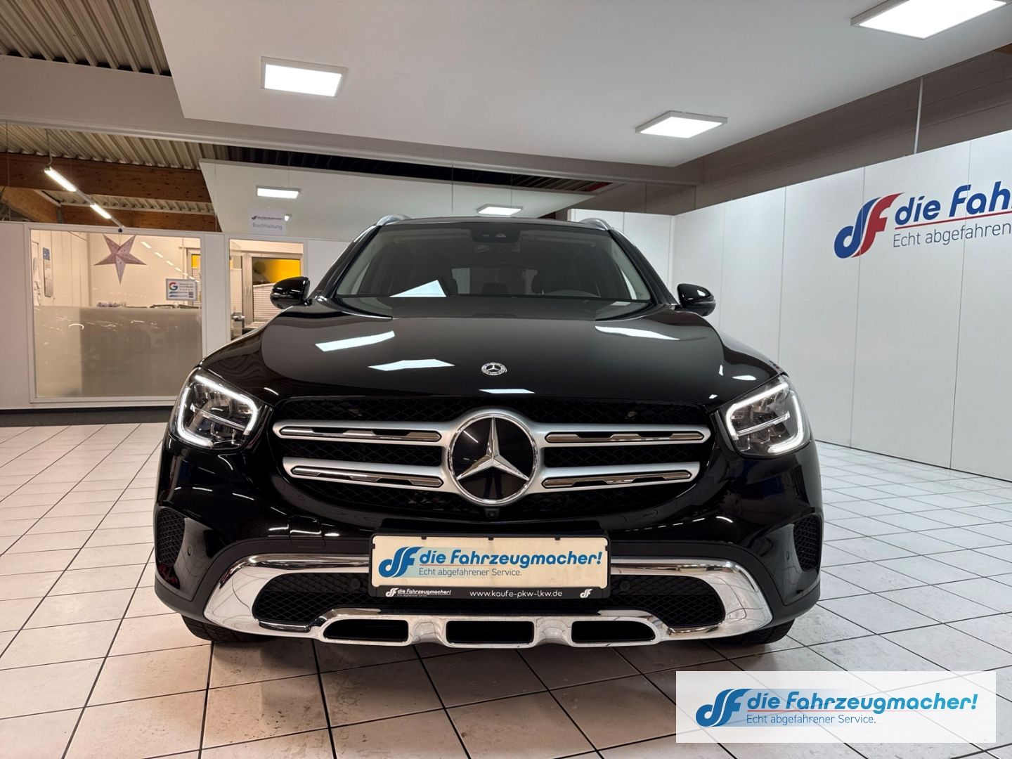 Fahrzeugabbildung Mercedes-Benz GLC 300 e 4Matic Digitales Cockpit Memory Sitze