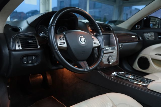 Fahrzeugabbildung Jaguar XK 5.0 V8 Portfolio/Beste Farbgebung+Zustand