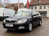 Skoda Octavia Combi Ambition - Skoda Octavia aus 2012 mit Diesel-Antrieb: Kombi