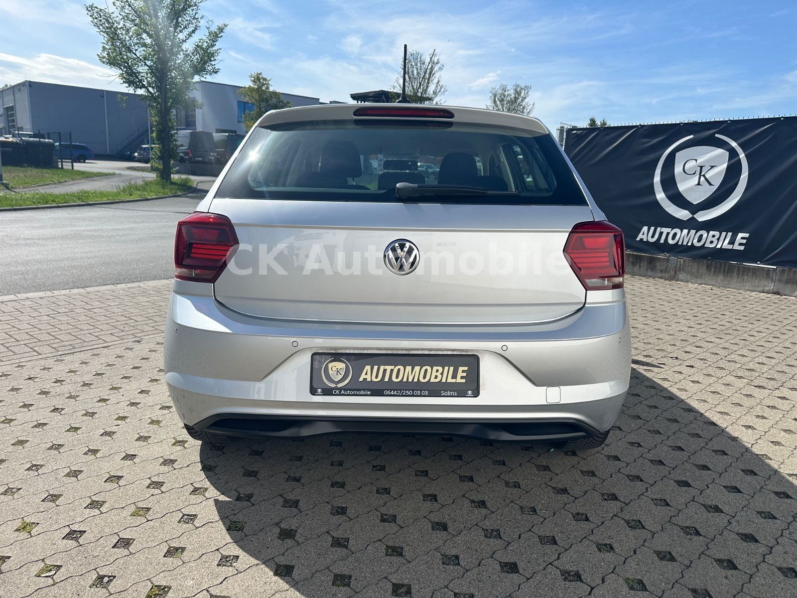 Fahrzeugabbildung Volkswagen Polo VI Trendline 1.0 BMT/Klima/Navi/PDC