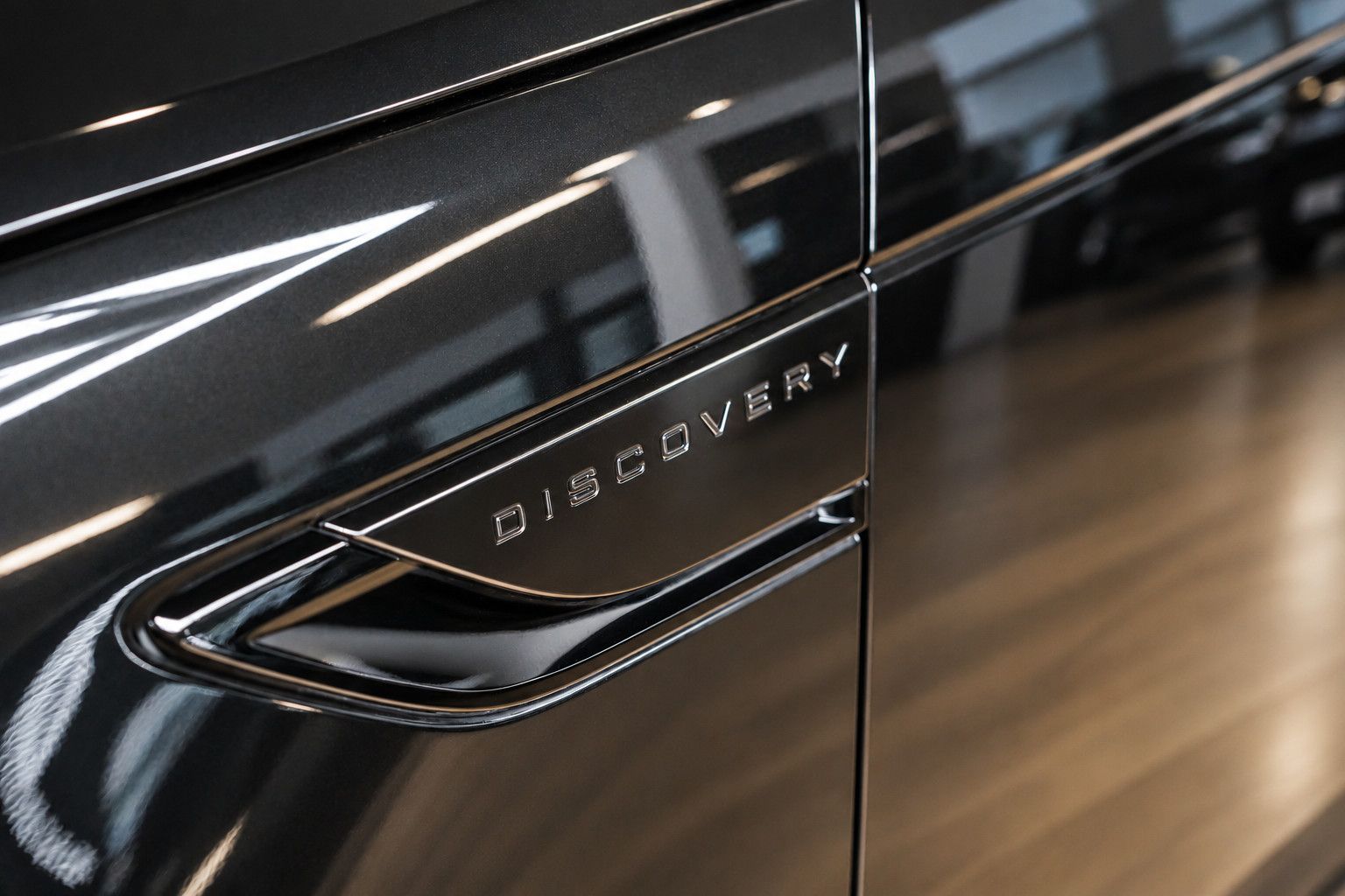 Fahrzeugabbildung Land Rover Discovery R-Dynamic AWD/7-SITZER/360'°Cam/AHK