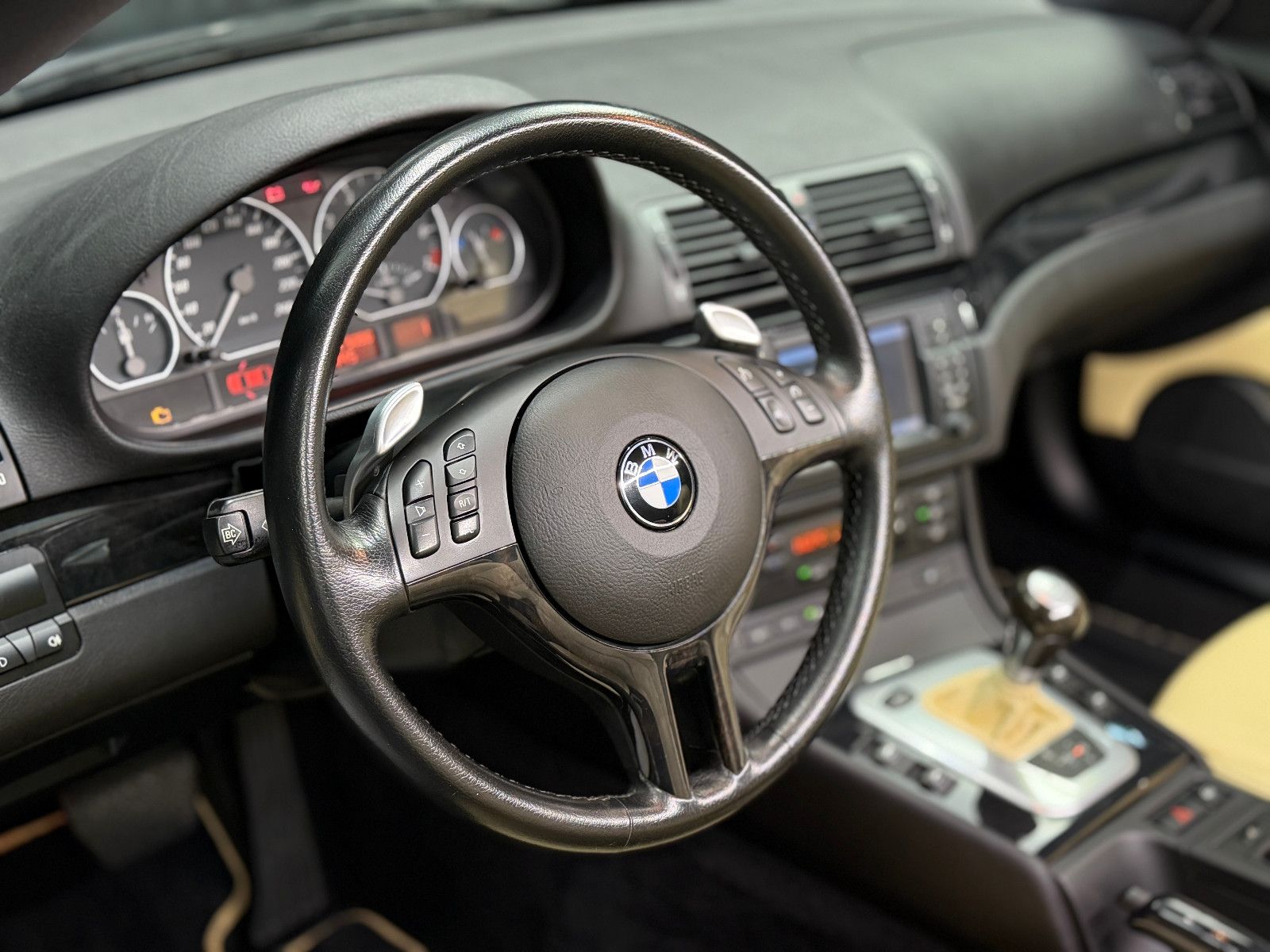 Fahrzeugabbildung BMW 330i Coupe Edition Sport |1.HAND|SMG|H/K|LEDER
