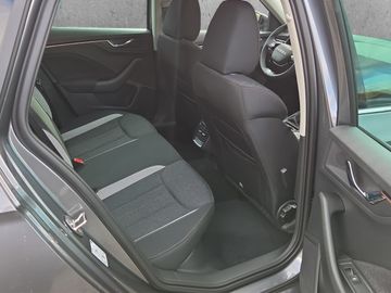 Fahrzeugabbildung SKODA Kamiq Edition 130 1.5 TSI DSG Klima