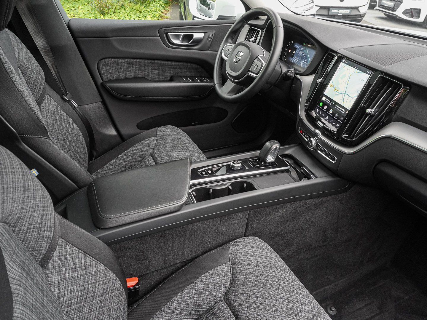 Volvo XC60 T6 AWD Core Bright Plug-in Hybrid AHK PANO foto 9