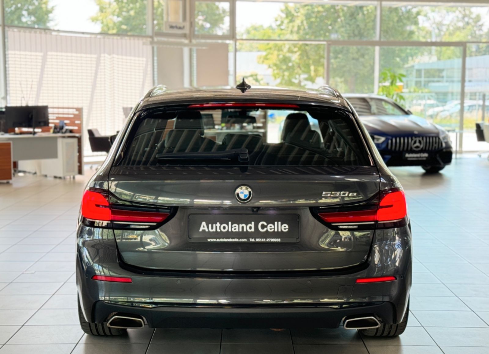 Fahrzeugabbildung BMW 530e Kamera Panorama HiFi DAB Alarm AHK Sport