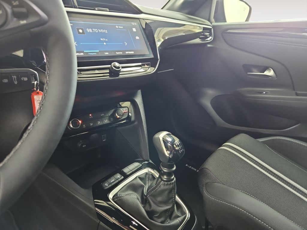 Fahrzeugabbildung Opel Corsa 1.2 GS Sitz/Lenkradheizung PDC vorn/hi LED
