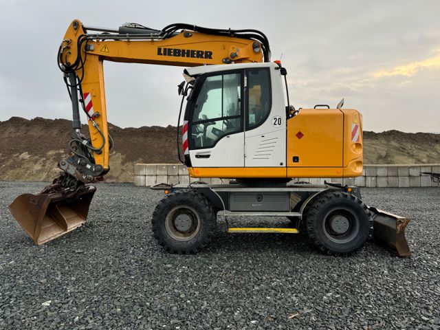 Liebherr 918 Compact Reifen NEU OilQuick 2.Hand!