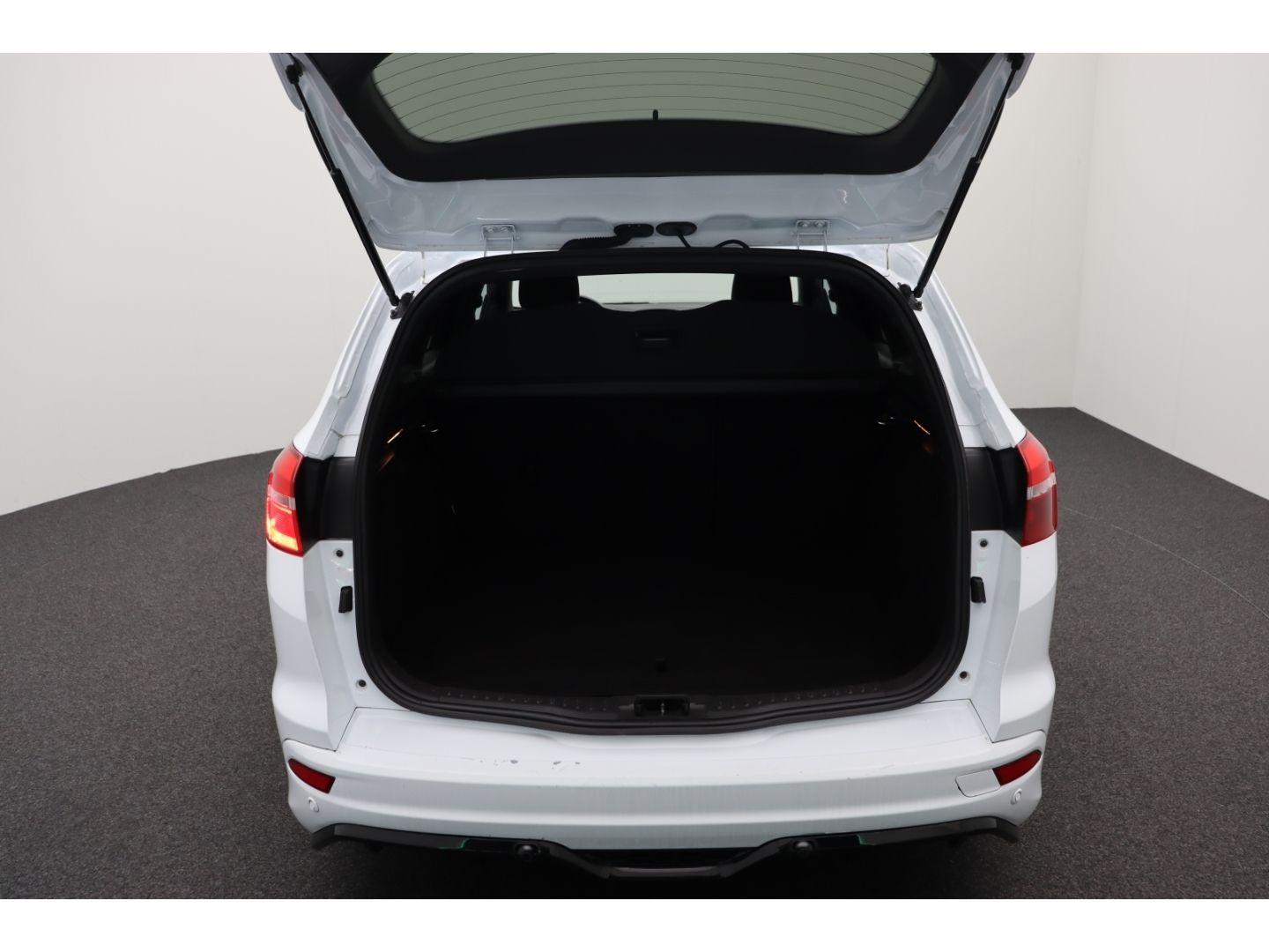 Fahrzeugabbildung Ford Focus 1.0 Turnier ST-Line 2-Zonen-Klimaautom