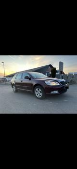 Skoda Octavia 1.4 TSI Ambition Combi Ambition - Skoda Octavia aus 2012 mit Benzin-Antrieb: Kombi, 1.4