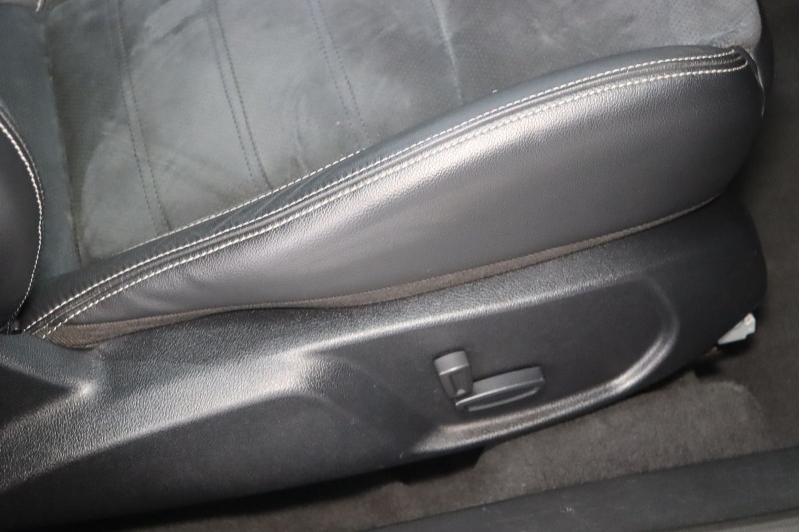 Fahrzeugabbildung Ford Mondeo Turnier 2.0i Titanium * Sitzhzg * Top