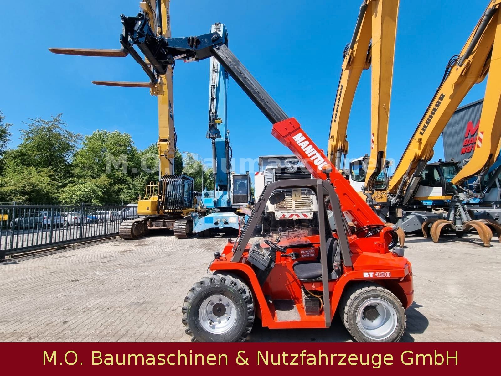 Fahrzeugabbildung Manitou BT 420 / SW /Gabel / 2 t / 4m / 4x4 /