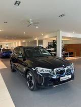 BMW iX3 Gestiksteuerung Head-Up HK HiFi DAB LED Shz - BMW iX3 aus 2021