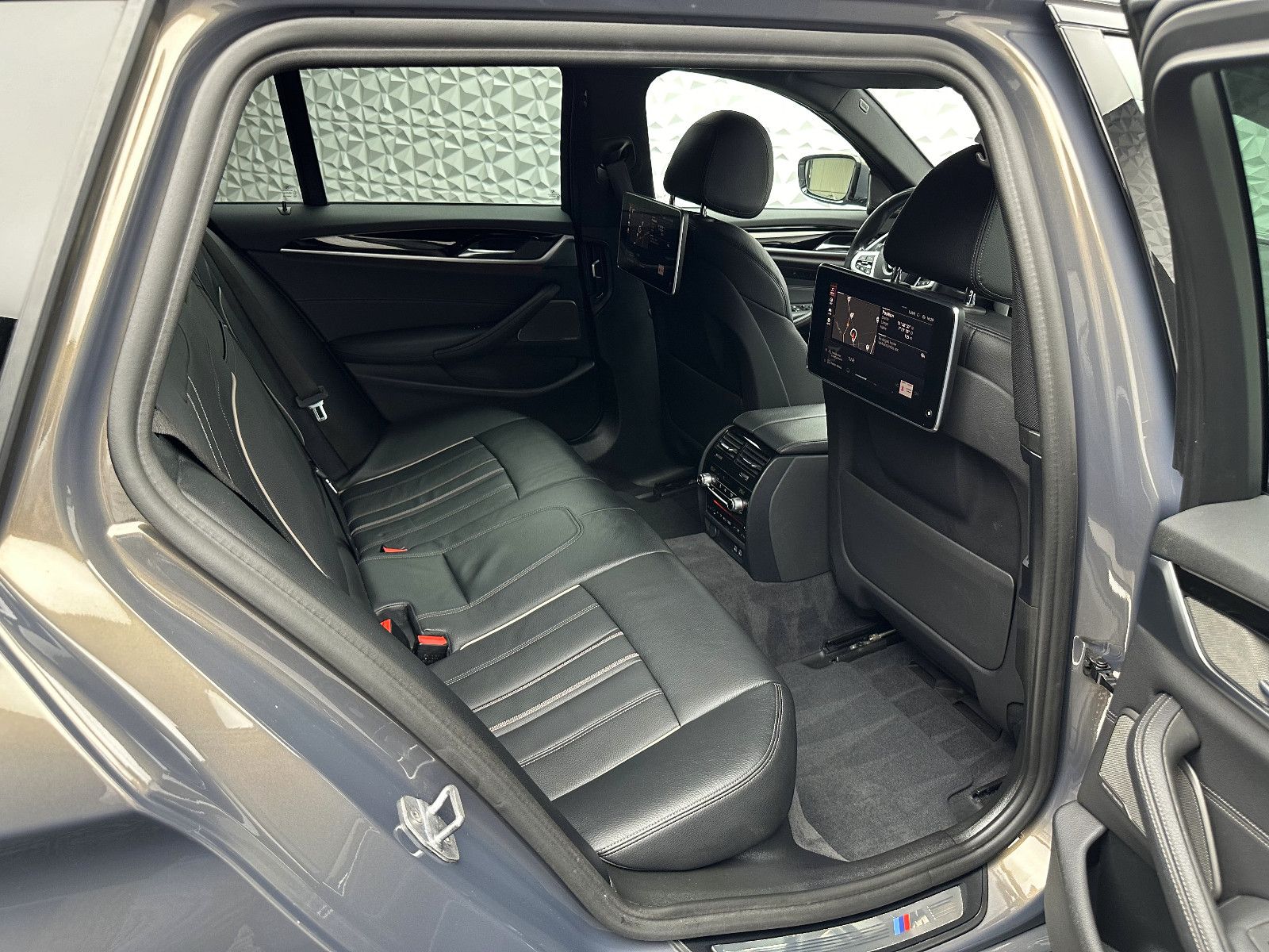 Fahrzeugabbildung BMW 540d XDR/M-PAKET/STANDHZ/3xTV/H&K/PANO/360°/SOFT