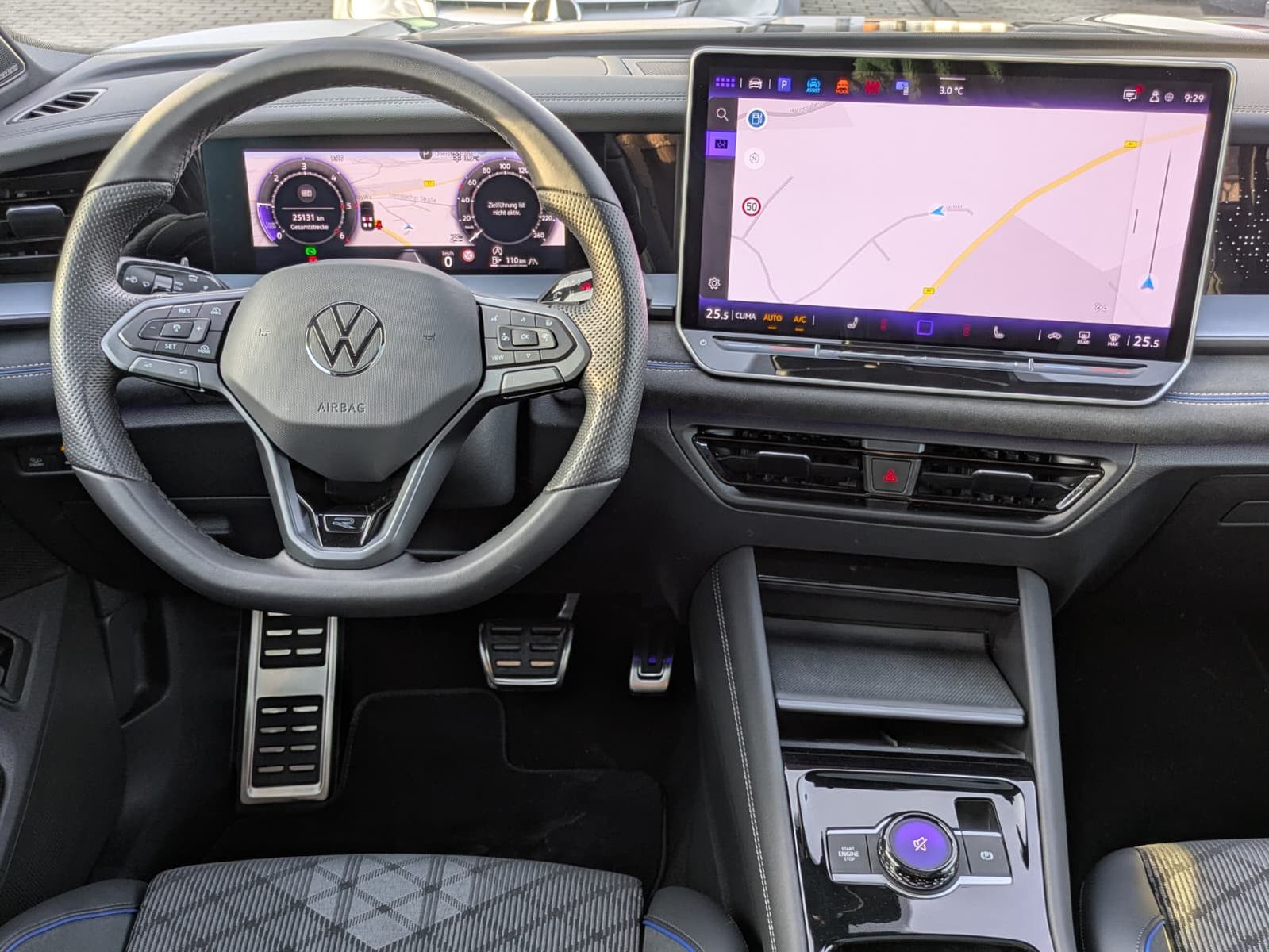 Fahrzeugabbildung Volkswagen Tayron 2.0 TDI 4M R-Line BLACK*7Si*MATRIX*PANO