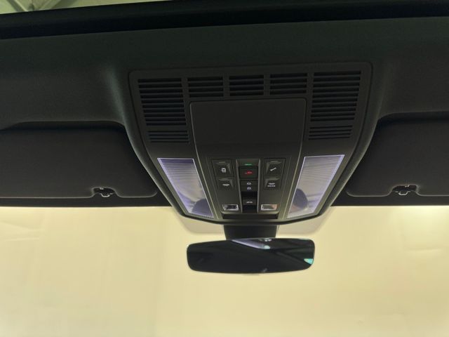 Touareg 3.0 TDI 4M R-LINE IQ.LIGHT+AHK+PANO+LUFT