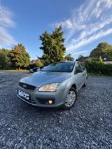 Ford Focus Automatik 1.6 Benzin Top 2j TÜV - Ford Focus aus 2005: Kombi