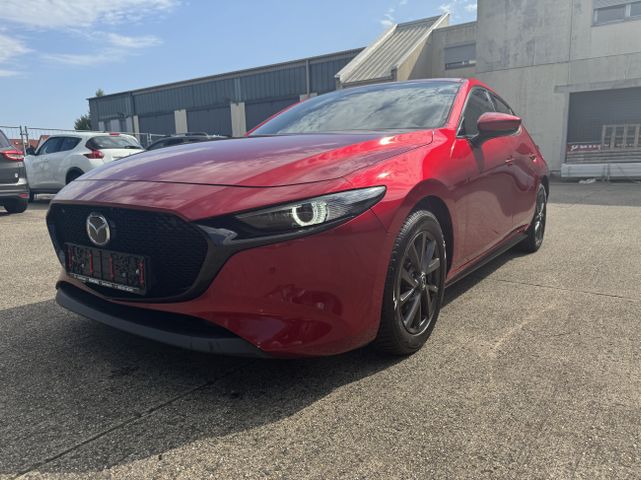 Mazda 3 Skyactiv-X 2.0 M Hybrid Selection // BOSE