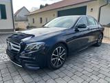 Mercedes-Benz E 400 4MATIC AMG Line Autom. AHK, Park-Ass. - blaue Mercedes-Benz E-Klasse
