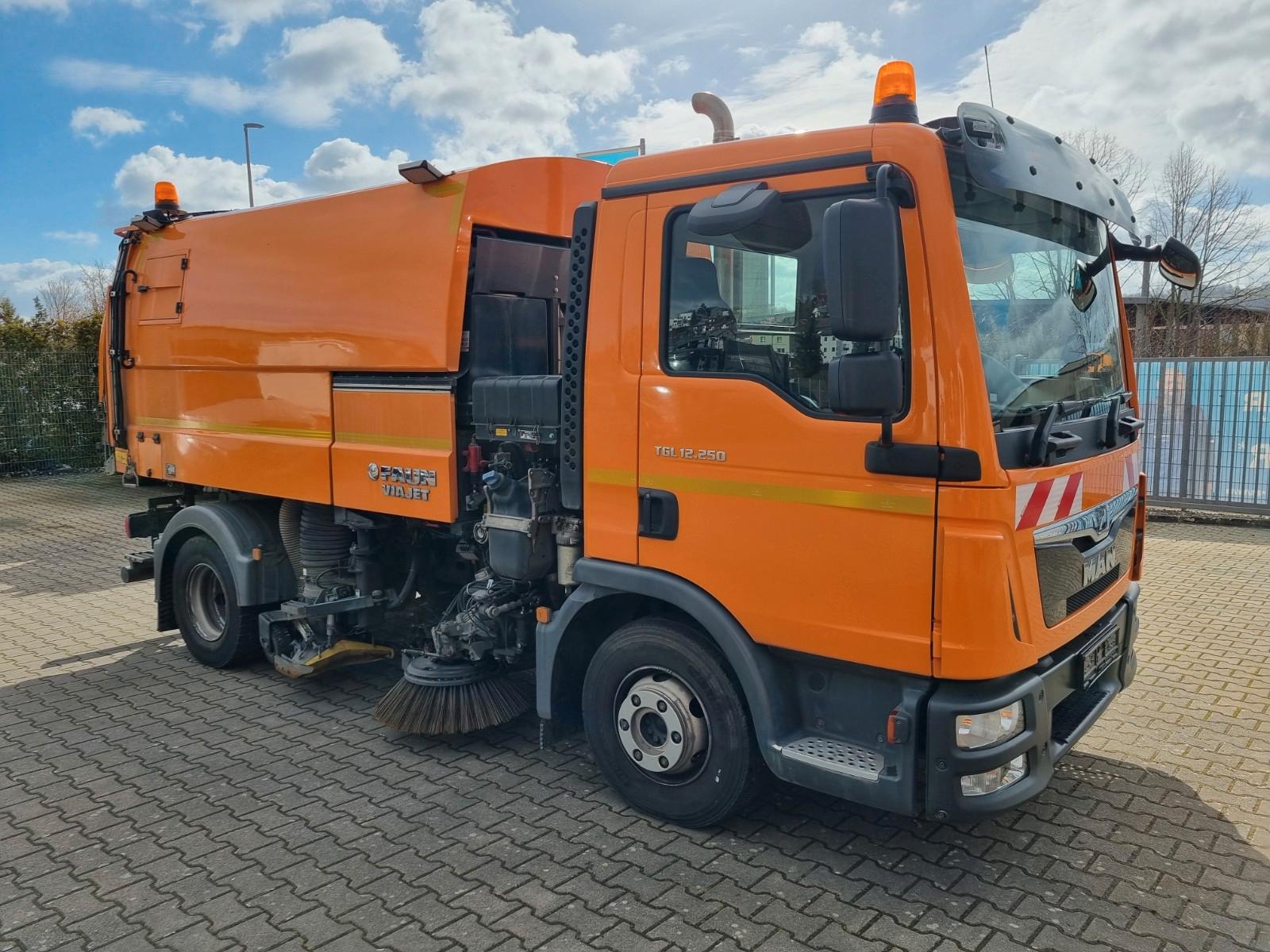 MAN TGL 12.250 mit FAUN VIAJET 5 R H